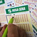O concurso 2948 da Mega-Sena foi sorteado na noite deste sábado (06/12) e pagará até R$ 12 milhões para quem acertar as seis dezenas sorteadas.